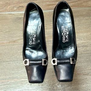 Black Salvatore Ferragamo Leather Square Toe Pumps Size 7